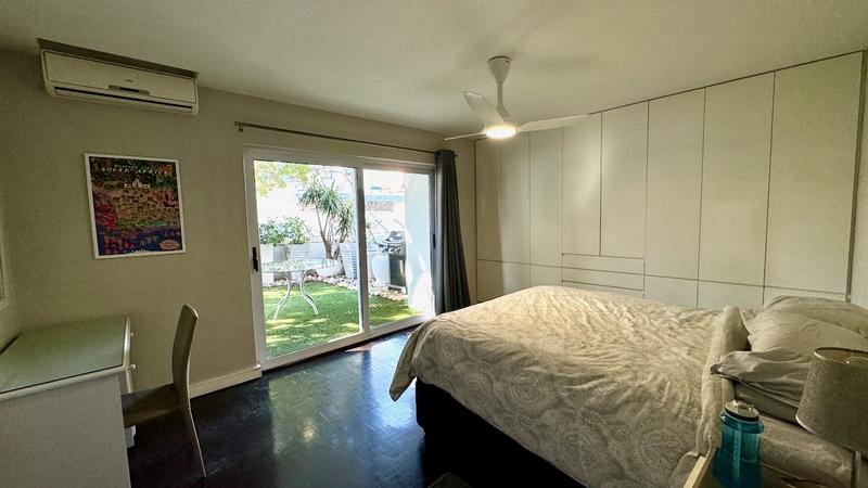 2 Bedroom Property for Sale in Sea Point Western Cape